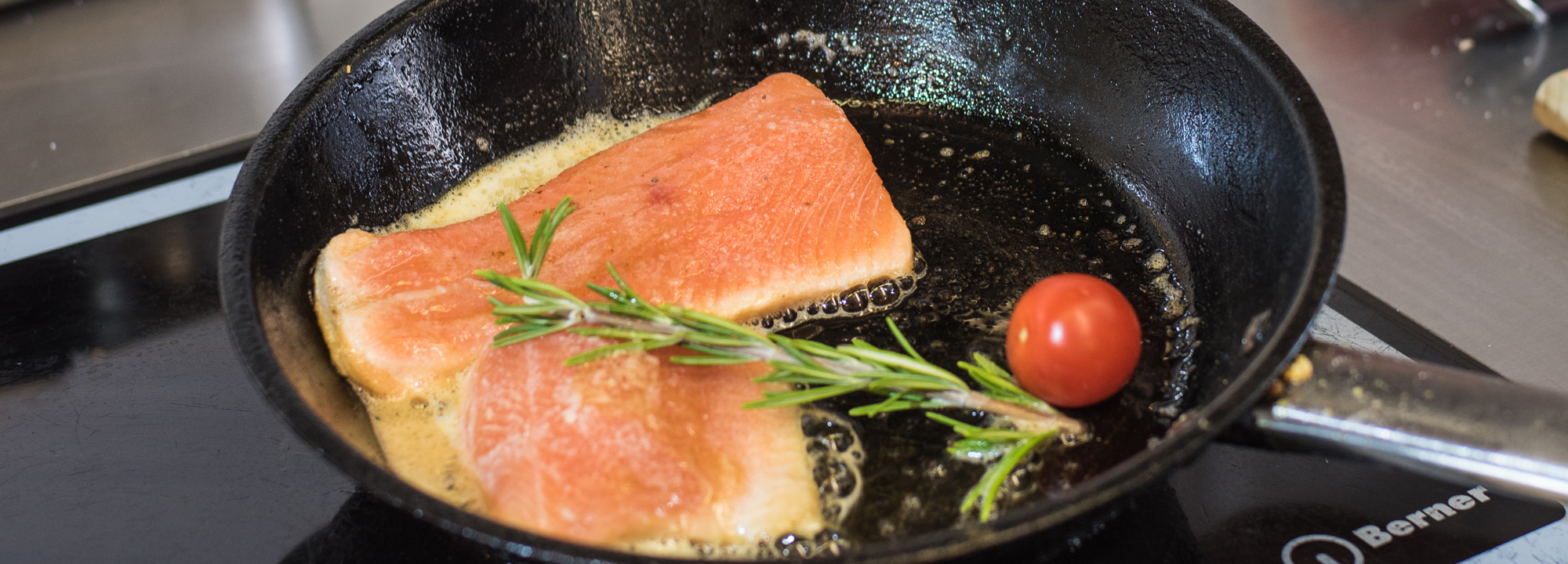 Speisekarte: Lachs frisch zubereitet für Sie